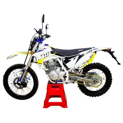 Мотоцикл кроссовый эндуро AVANTIS FX 250 Lux (172FMM, Возд.охл.) ПТС